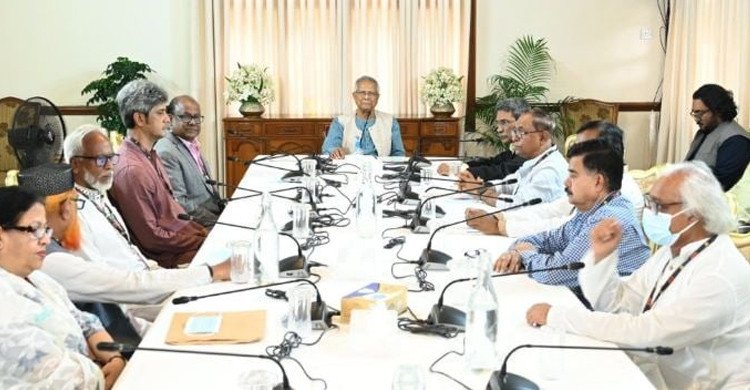 এক বছর না যেতেই পরাজিত শক্তির ষড়যন্ত্রের লক্ষণ: প্রধান উপদেষ্টা